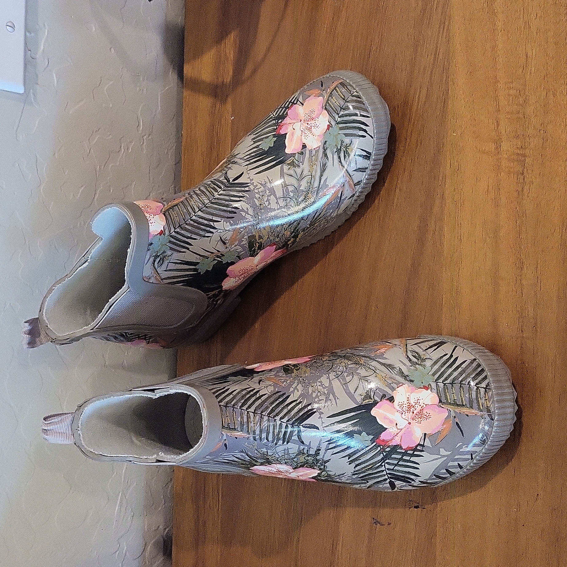 Cougar Waterproof Palm Floral Gray Pink Short Rain Boots Slip On Bootie Size 6